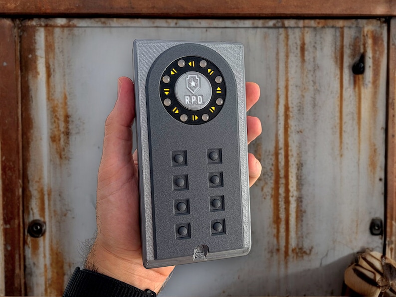 RE2 Portable Safe - Main View