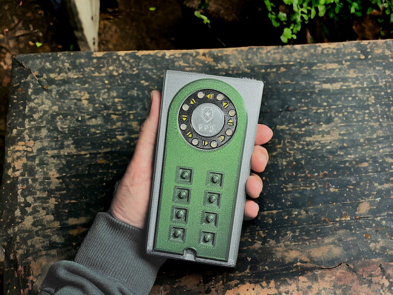 RE2 Portable Safe - Side View