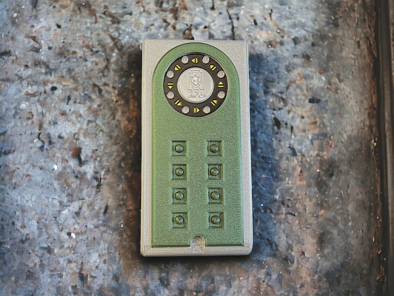 RE2 Portable Safe - Electronics